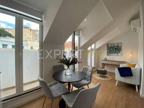 Apartamento T2 com vista de rio