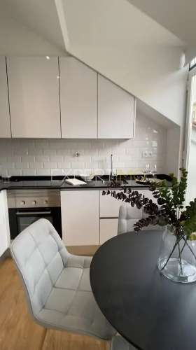 Apartamento T2 com vista de rio