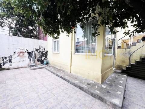 Moradia T4 com 278m2 com jardim e espaço externo, Bairro Norton de Matos, Coimbra