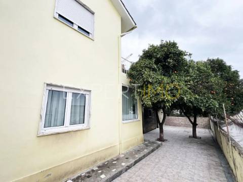 Moradia T4 com 278m2 com jardim e espaço externo, Bairro Norton de Matos, Coimbra