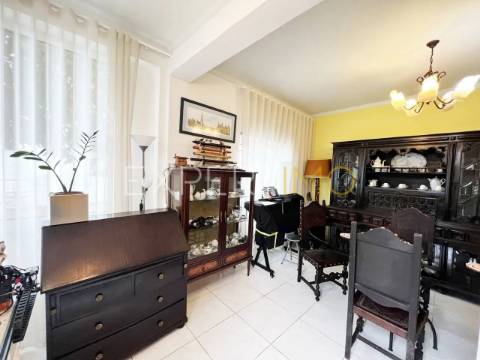 Moradia T4 com 278m2 com jardim e espaço externo, Bairro Norton de Matos, Coimbra