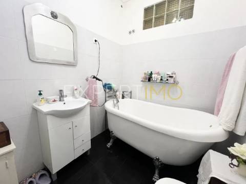 Moradia T4 com 278m2 com jardim e espaço externo, Bairro Norton de Matos, Coimbra