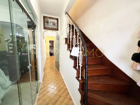 Moradia T4 com 278m2 com jardim e espaço externo, Bairro Norton de Matos, Coimbra