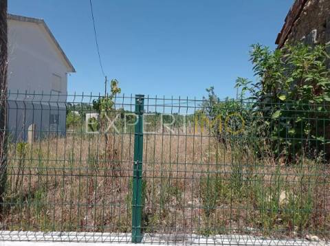 Terreno na EN109 a 2 minutos da A17 e IC8
