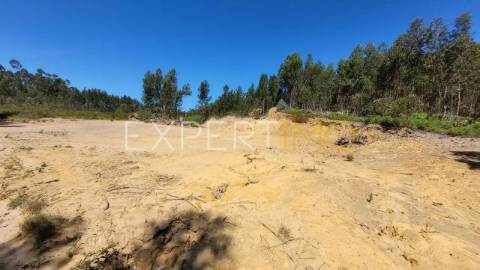 Terreno Urbano com projeto aprovado para armazém
