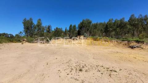 Terreno Urbano com projeto aprovado para armazém