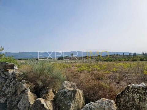 Terreno com acesso pela EN 17 Gouveia-Seia