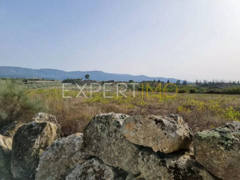 Terreno com acesso pela EN 17 Gouveia-Seia