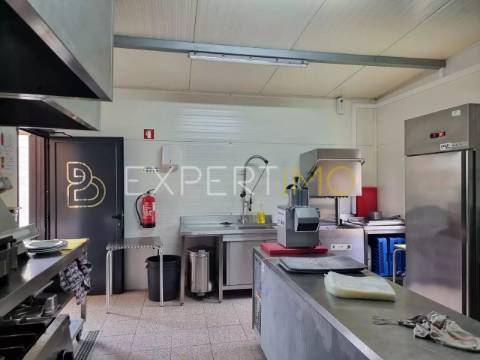 Casa em Granito com grande potencial