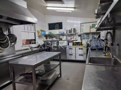 Casa em Granito com grande potencial