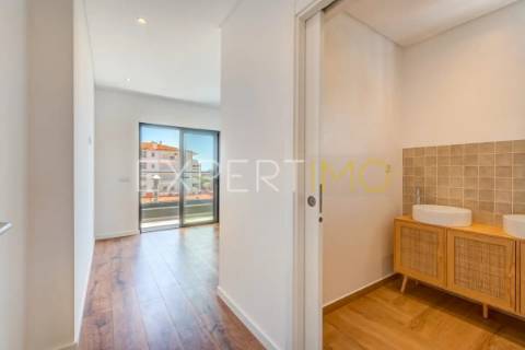 Apartamento T2 NOVO com garagem, arrecadação e piscina