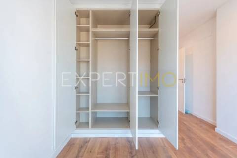 Apartamento T2 NOVO com garagem, arrecadação e piscina