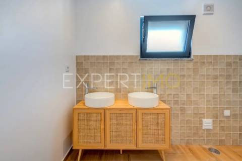 Apartamento T2 NOVO com garagem, arrecadação e piscina