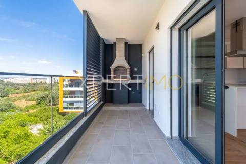 Apartamento T2 NOVO com garagem, arrecadação e piscina