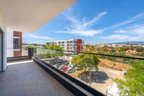 Apartamento T2 NOVO com garagem, arrecadação e piscina