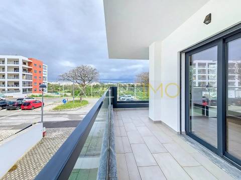 Apartamento T2 NOVO com garagem, arrecadação e piscina