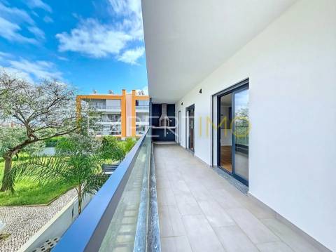 Apartamento T2 NOVO com garagem, arrecadação e piscina