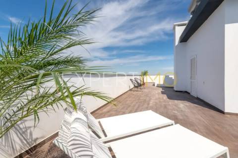 Apartamento T2 NOVO com garagem, arrecadação e piscina