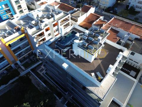 Apartamento T2 NOVO com garagem, arrecadação e piscina