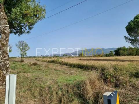 Terreno ao lado da EN 17 Gouveia-Seia