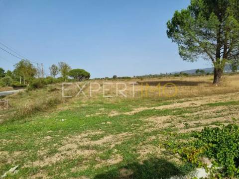 Terreno ao lado da EN 17 Gouveia-Seia