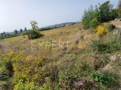 Terreno ao lado da EN 17 Gouveia-Seia