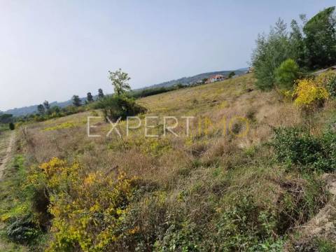 Terreno ao lado da EN 17 Gouveia-Seia