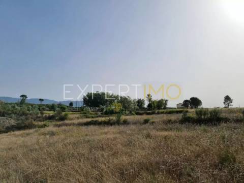 Terreno ao lado da EN 17 Gouveia-Seia