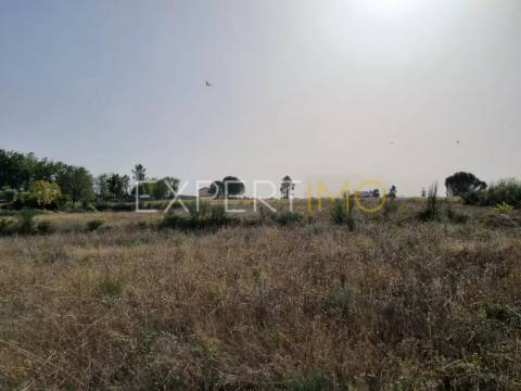 Terreno ao lado da EN 17 Gouveia-Seia