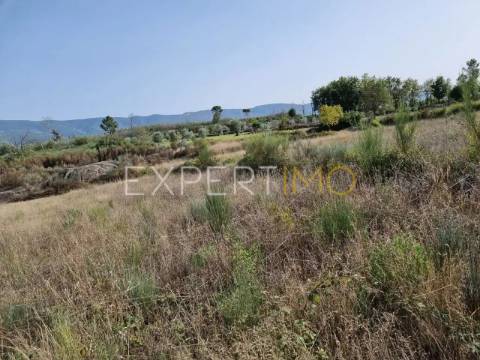 Terreno ao lado da EN 17 Gouveia-Seia