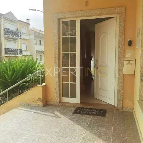 Apartamento T3, com 3 lugares de parqueamento a 10 minutos Lisboa