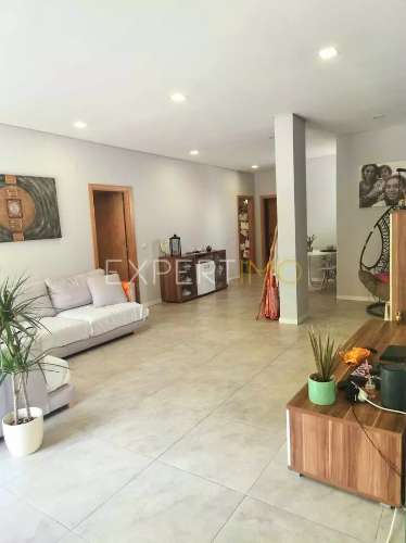 Apartamento T3, com 3 lugares de parqueamento a 10 minutos Lisboa