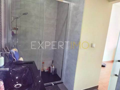 Apartamento T3, com 3 lugares de parqueamento a 10 minutos Lisboa