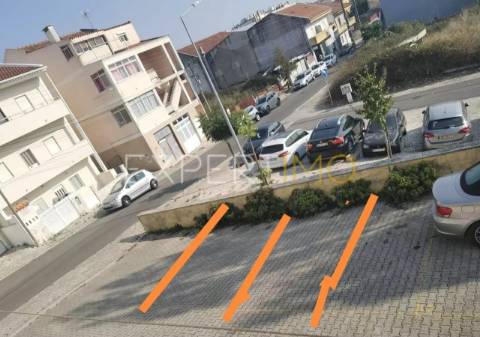 Apartamento T3, com 3 lugares de parqueamento a 10 minutos Lisboa