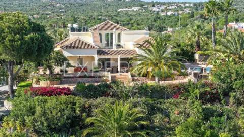 Quinta charmosa com vistas panorâmicas serra e mar