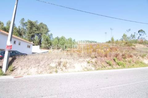 Terreno com índice construtivo em Gondemaria (Ourém)