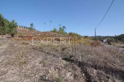 Terreno com índice construtivo em Gondemaria (Ourém)