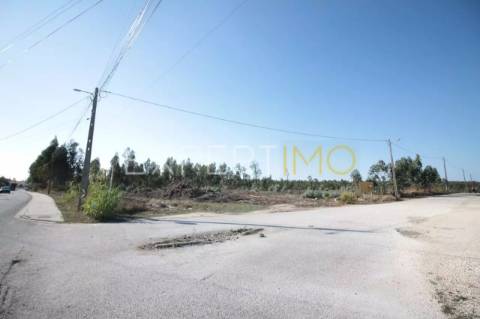 Terreno em Leiria com 75400 m2 para construção