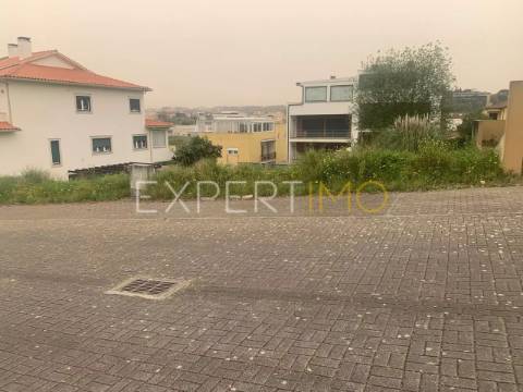 Lote de Terreno em Leiria (Urbanização Santa Clara)