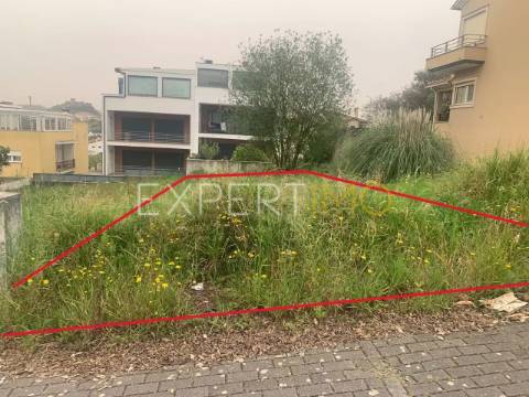 Lote de Terreno em Leiria (Urbanização Santa Clara)