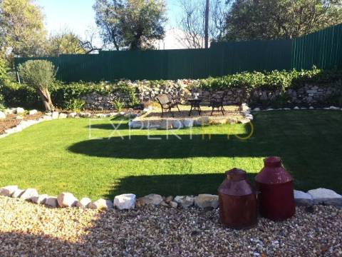 Casa tradicional com piscinas e vistas fantásticas