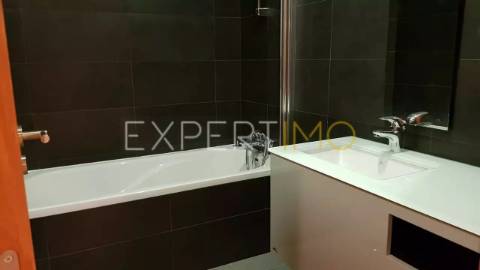 Apartamento T2 S em Vila Nova Tazem