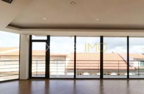 Apartamento T3 T em prédio construção moderna, com elevador, garagem, ar condiconado