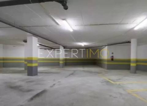 Apartamento T3 T em prédio construção moderna, com elevador, garagem, ar condiconado