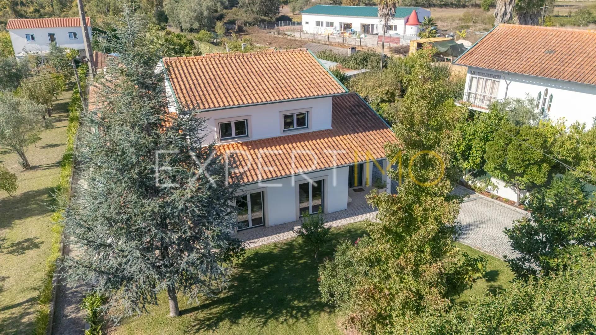Moradia T5 c/ 500M2 1445m2 terreno, piscina, jardim na Mealhada