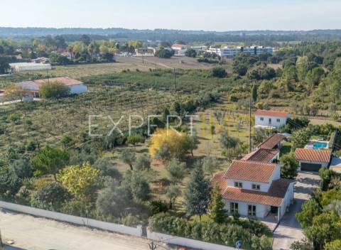 Moradia T5 c/ 500M2 1445m2 terreno, piscina, jardim na Mealhada