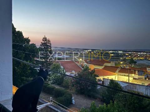 Apartamento T2 Remodelado em Casais da Marmeleira, Carregado