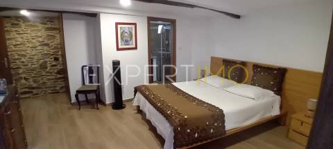 Casa de Aldeia Renovada com Potencial para Turismo de Habitação – Trás-os-Montes