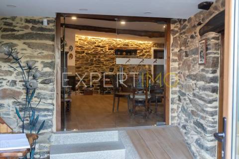 Casa de Aldeia Renovada com Potencial para Turismo de Habitação – Trás-os-Montes