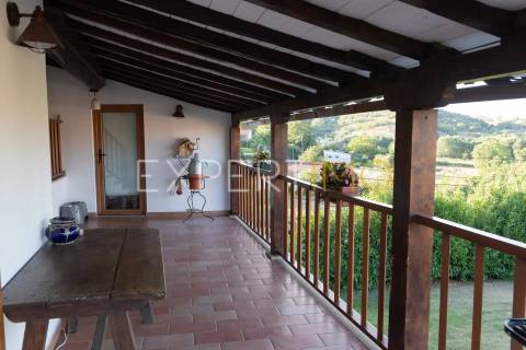 Casa de Aldeia Renovada com Potencial para Turismo de Habitação – Trás-os-Montes